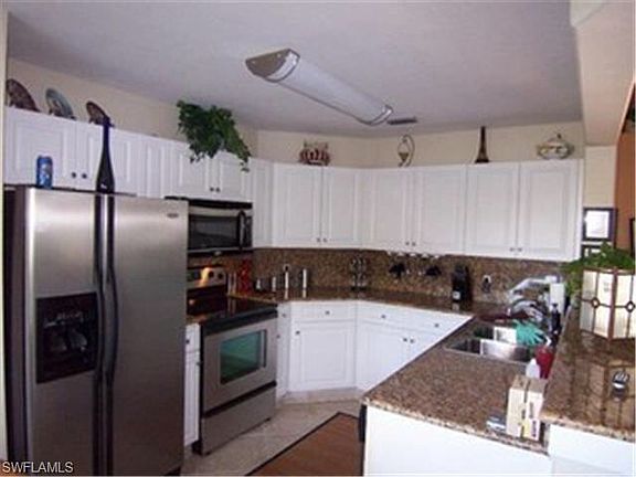 3rd image of 9589 Crescent Garden Dr APT 202