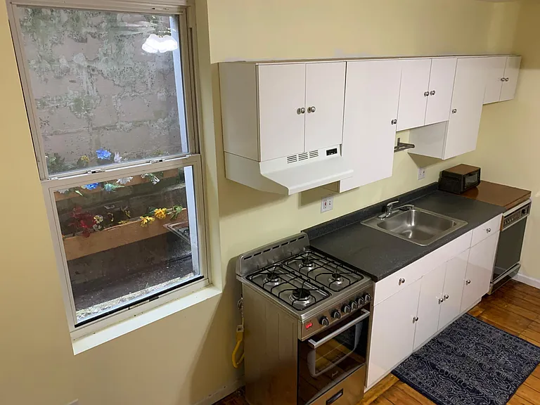 242 Delancey St #REAR — Photo 9