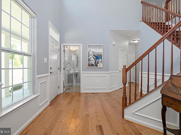 4th image of 3202 Elwood Ln