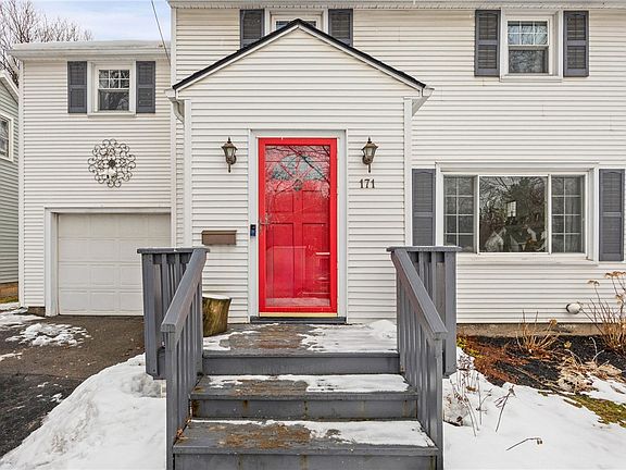 3rd image of 171 Tryon Park