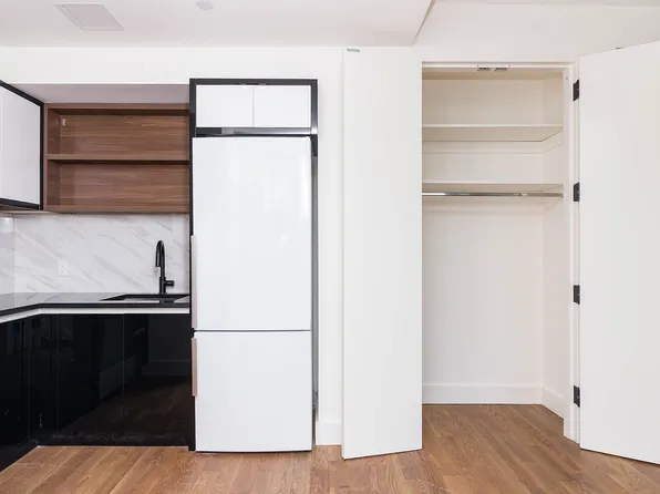 581 Ocean Parkway image 1 of 15