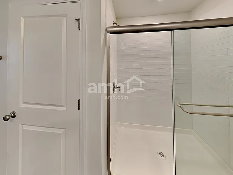 556 Rivermist Dr — Photo 12