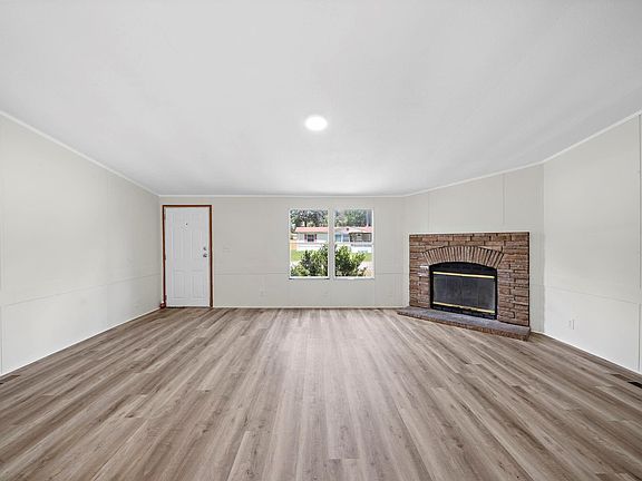 5th image of 16482 Pisces Rd