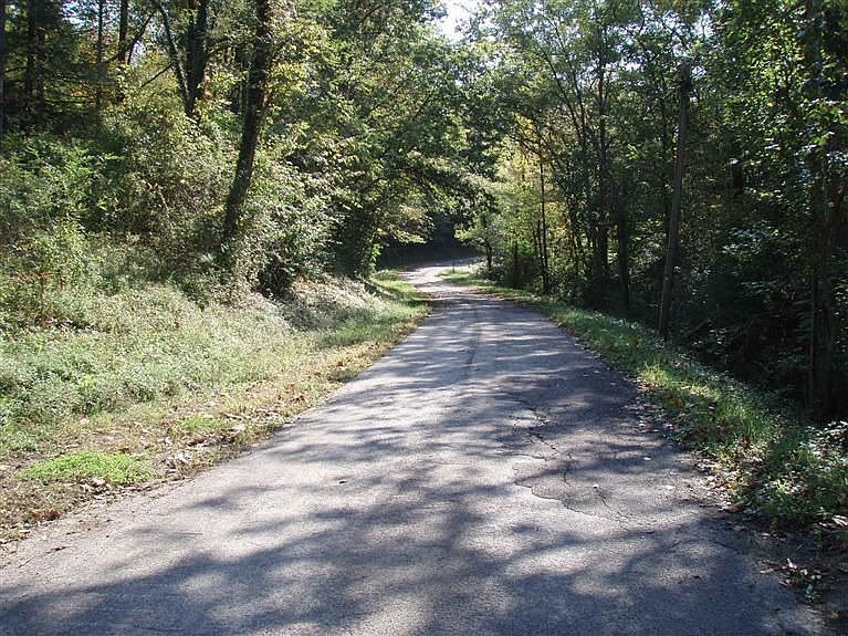2nd image of 3028 Lower Grandview Rd