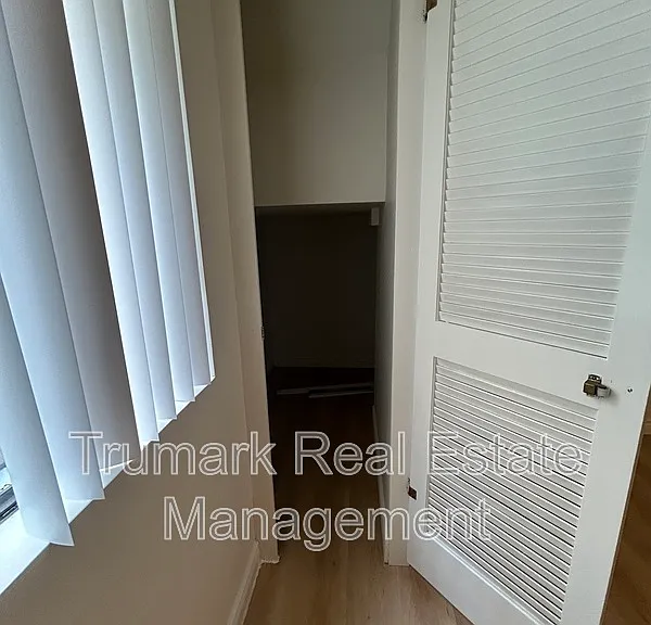 416 W Milford St #C — Photo 6