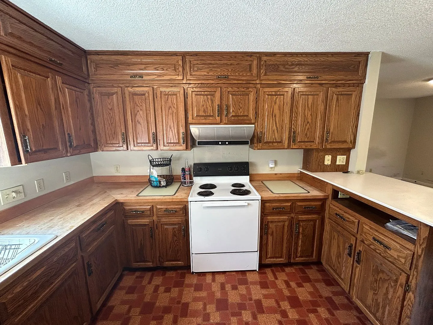 Great Studio Style Home!! Near Downtown! — Photo 3