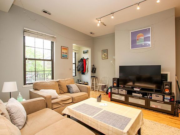 2nd image of 1835 N Bissell St APT 2F