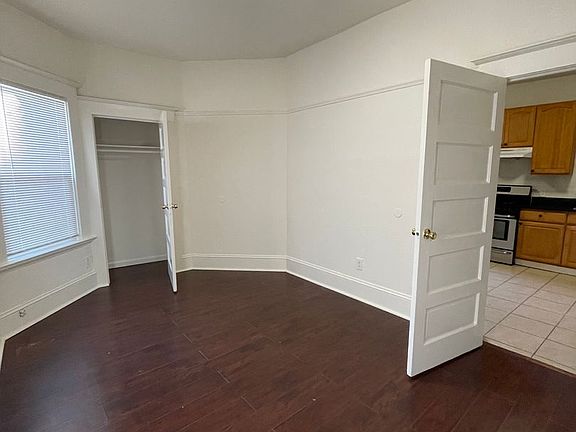 4th image of 625-627 W Grand Ave