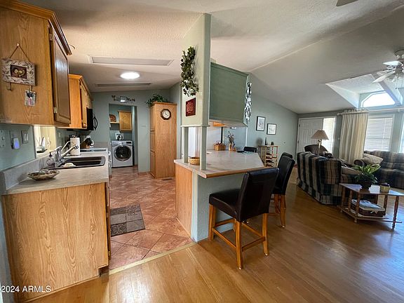 3rd image of 24 N ETTA Drive