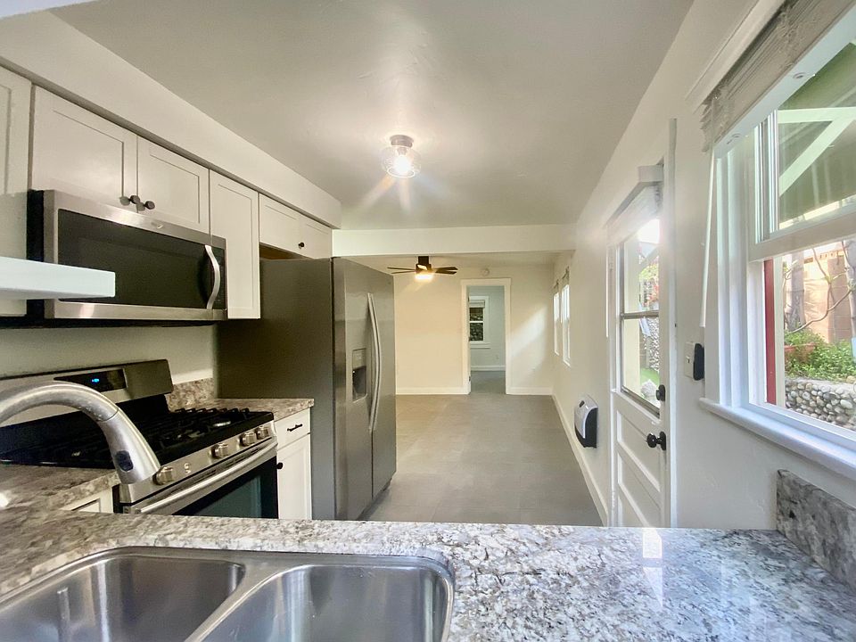 1st image of 3783 Boundary St #3783