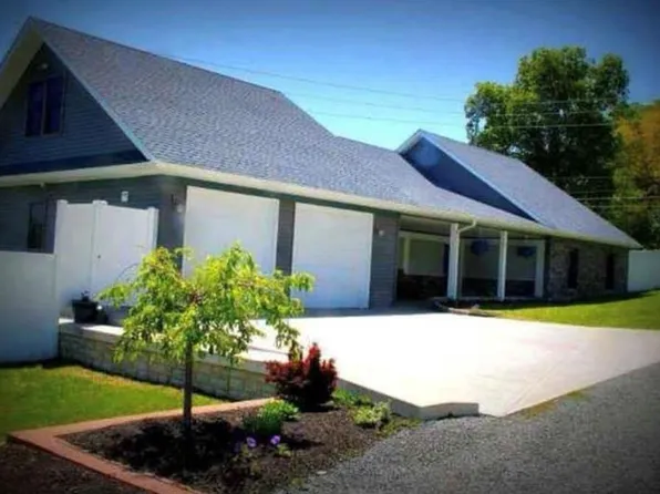 22 Trinity Ln, Athens, PA 18810