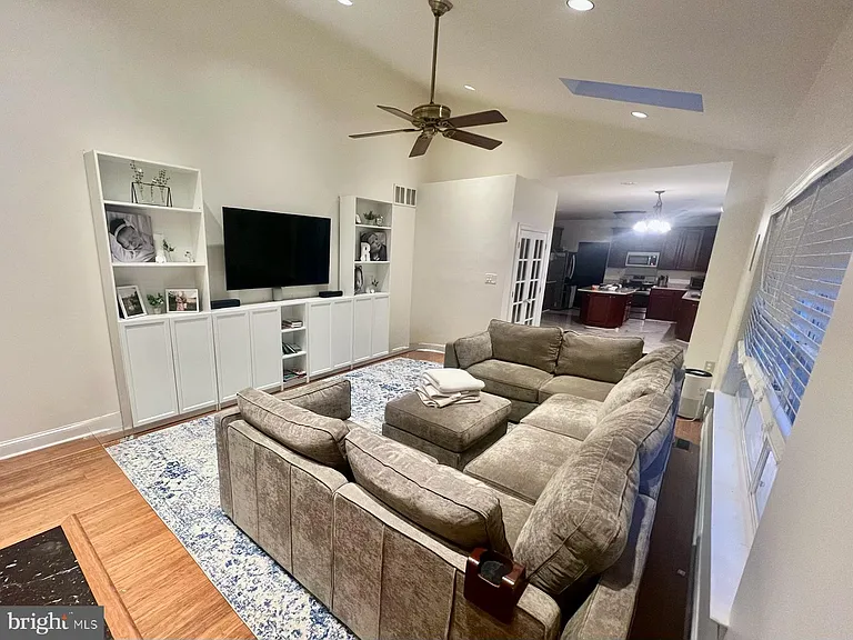 217 Truman Way — Photo 9
