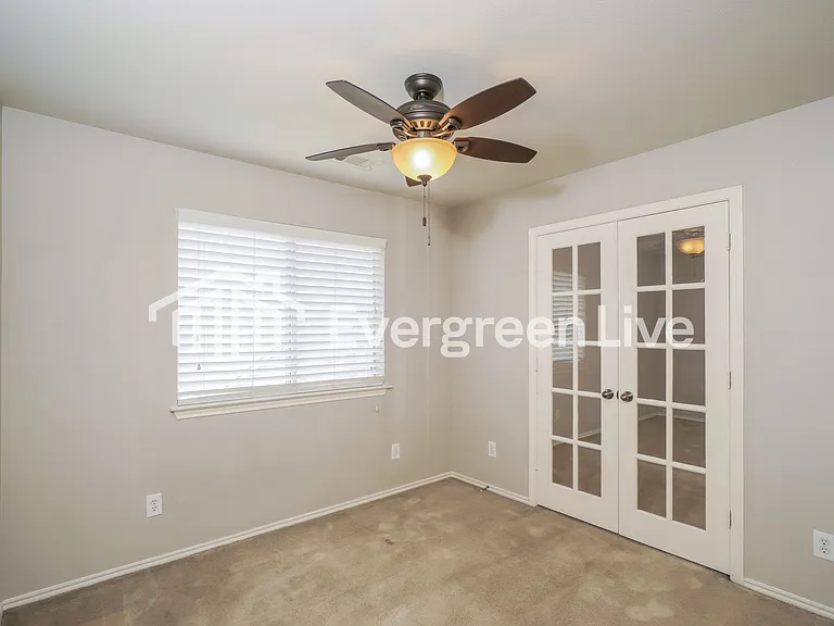 4331 Griffin Park Dr — Photo 7