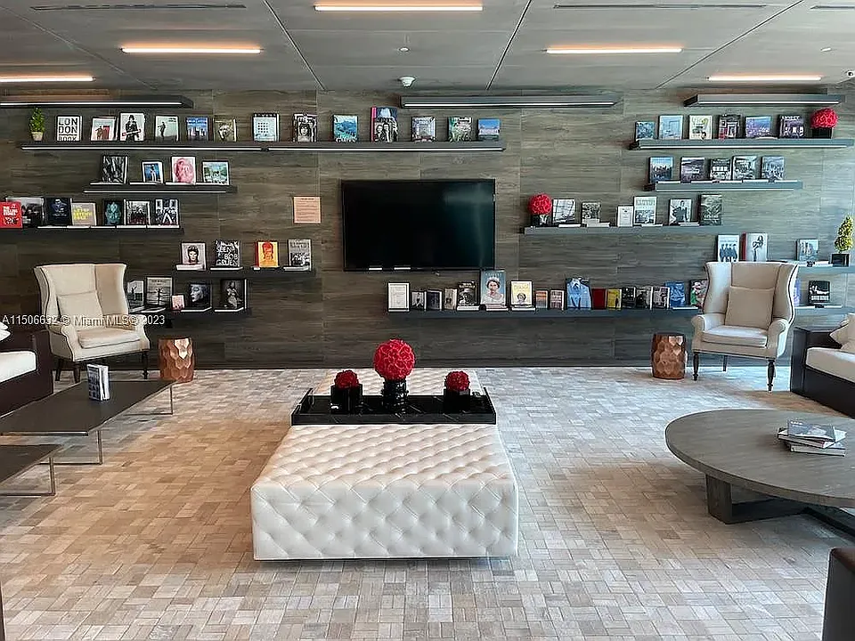 1080 Brickell Ave #1403