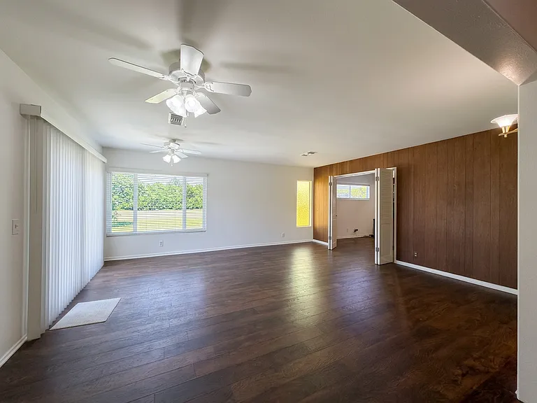 962 N Calmgrove Ave — Photo 46
