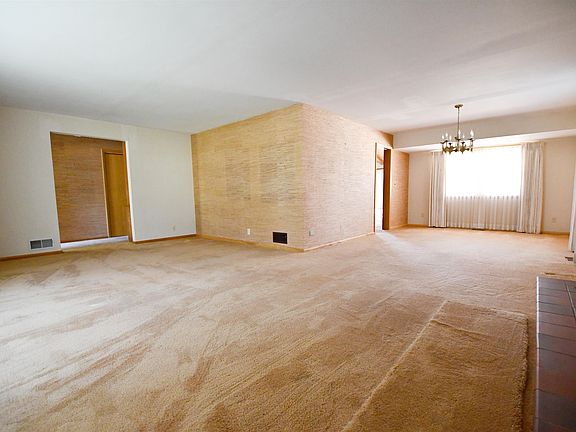 5th image of 410 W 33rd St