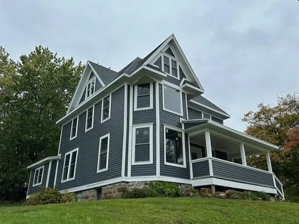 216 N Chestnut St, Mineral Point, WI 53565