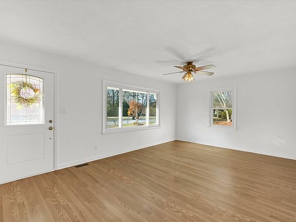 4th image of 4108 Campbell Rd
