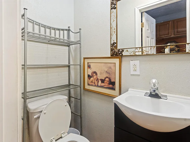1710 Speedway Ave — Photo 6