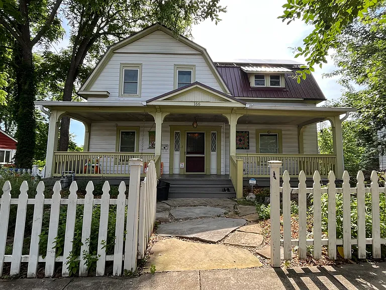 166 S French Broad Ave — Photo 25