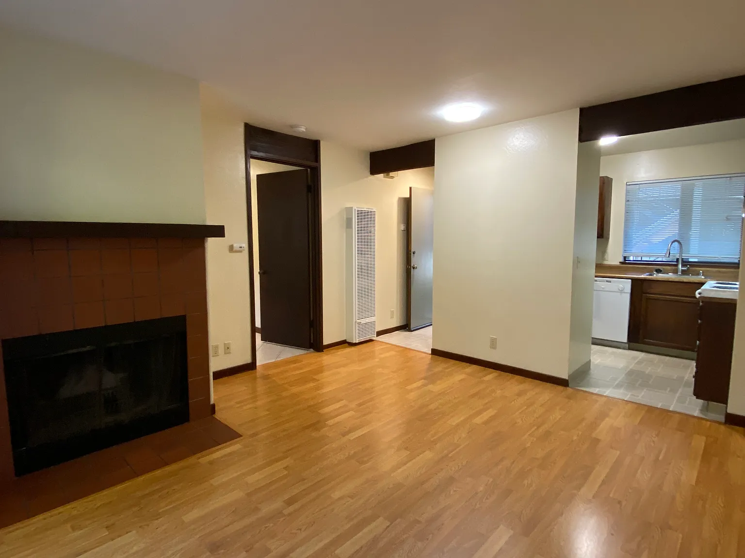 1 bed, 560 sqft, $1,975 — Photo 2