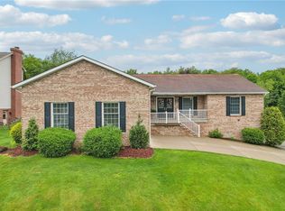 108 Covington Dr, Butler, PA 16001