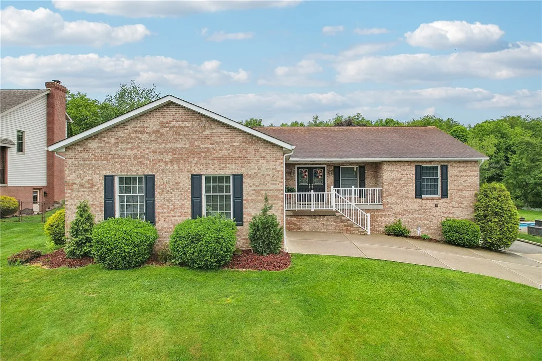 108 Covington Dr photo 1