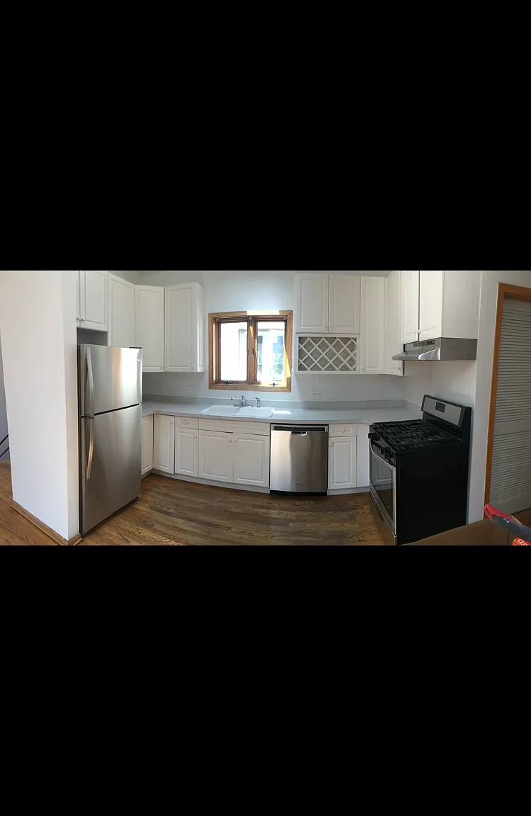 817 N Milwaukee Ave — Photo 3