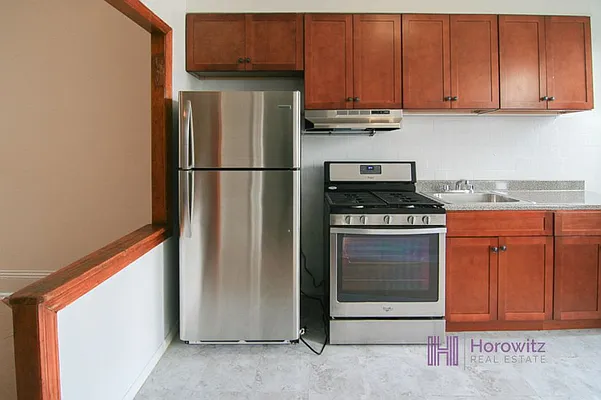 Rented by Horowitz Real Estate | media 25