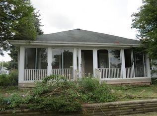 725 E 27th St, Anderson, IN 46016