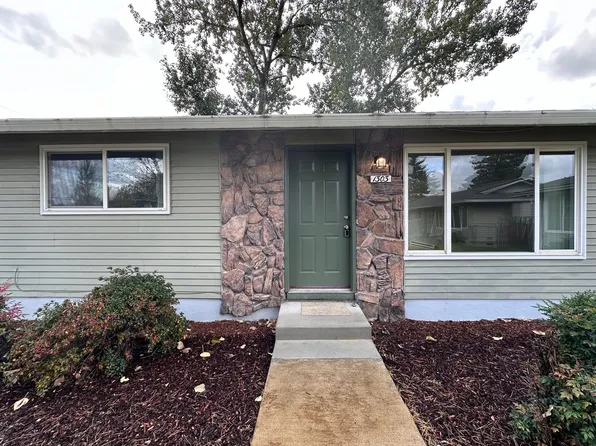 1303 NE 238th Dr, Troutdale, OR 97060