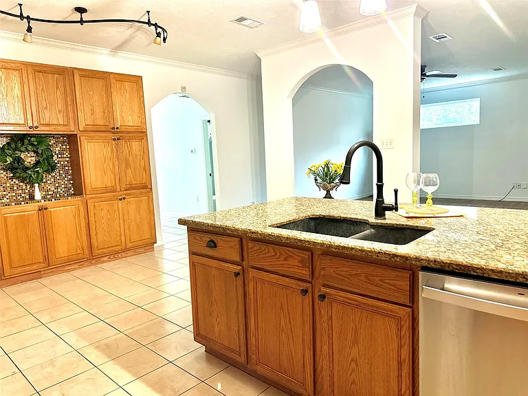 24914 Aughton Ct — Photo 11
