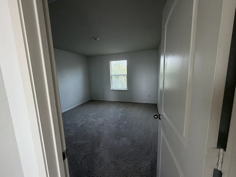 709 Myers St — Photo 17