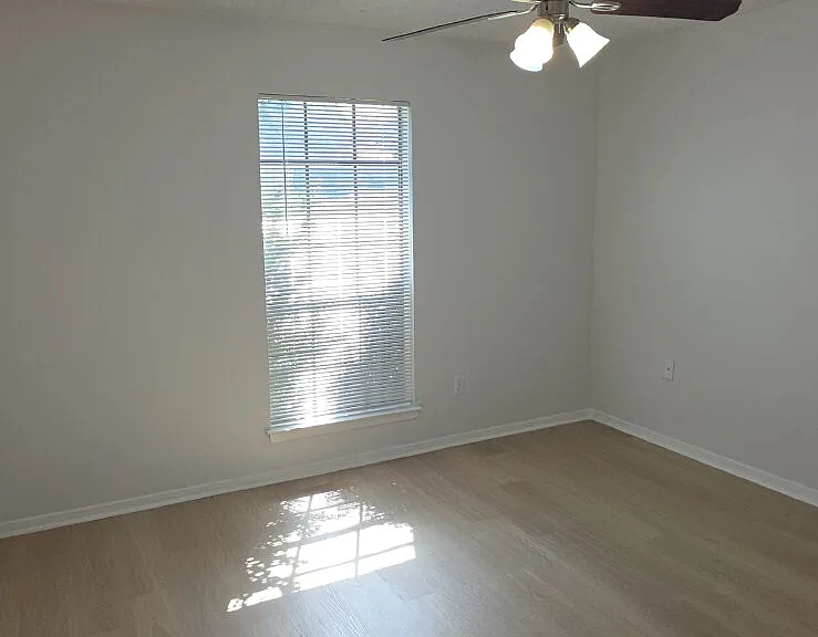 233 Vista Way — Photo 24