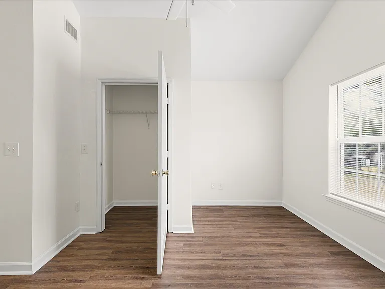 735 Putnam Dr #2 — Photo 16