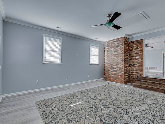 5th image of 216 Hickory Dr