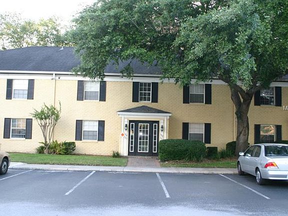 3rd image of 124 Lewfield Cir