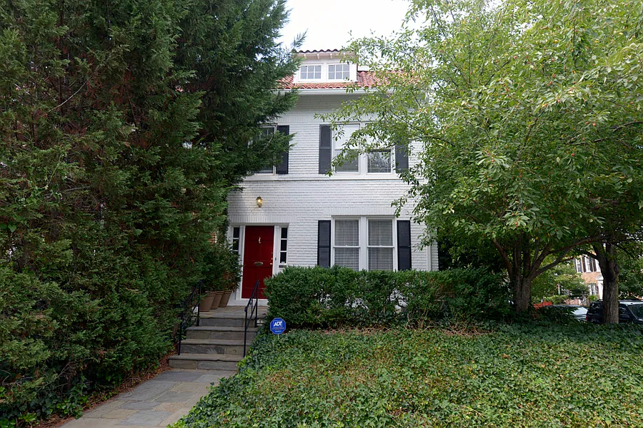 3401 R St NW photo 1