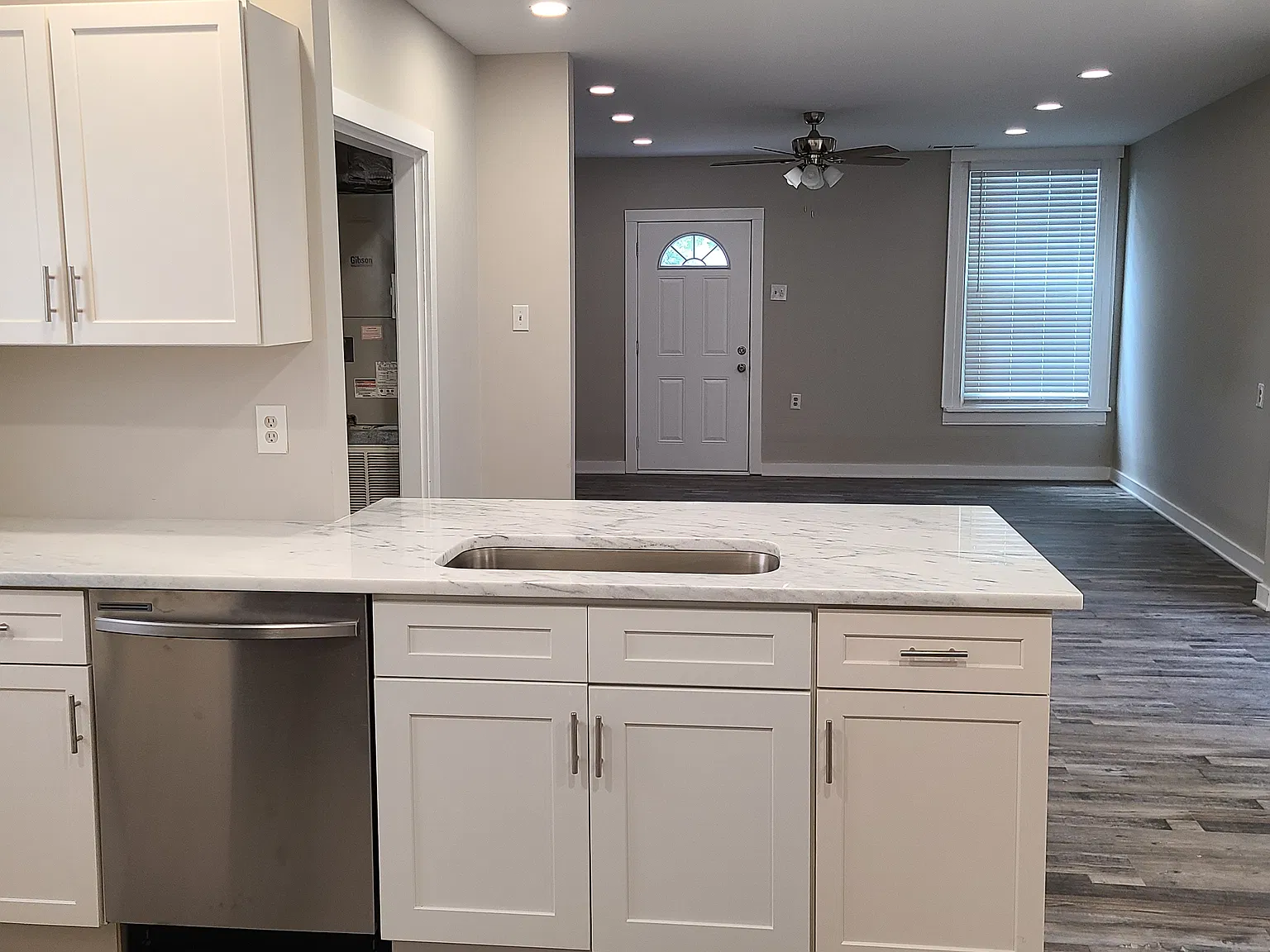 2 bed, 1096 sqft, $1,950 — Photo 1