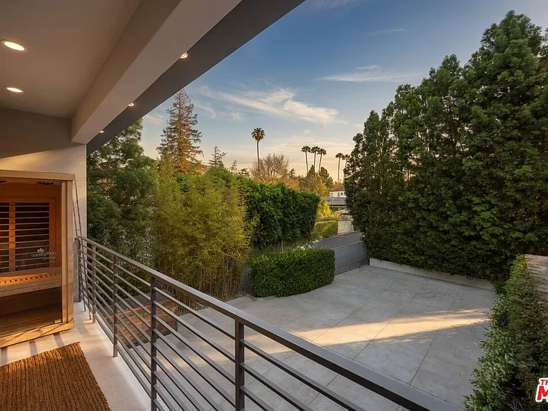 2035 De Mille Dr — Photo 6