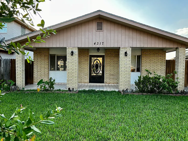 4317 Palma Blanca Dr — Photo 2