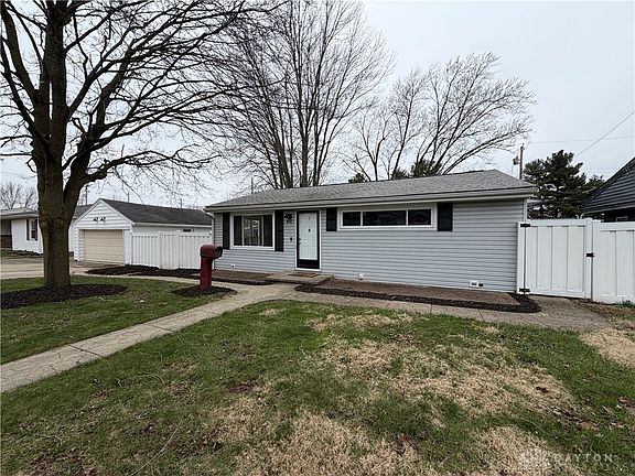 3rd image of 856 Eichelberger Dr