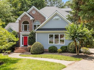 215 Collinson Dr, Chapel Hill, NC 27514