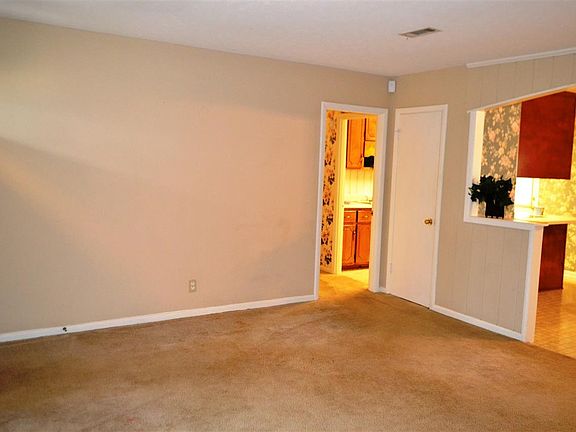 2nd image of 108 Deerfield Dr