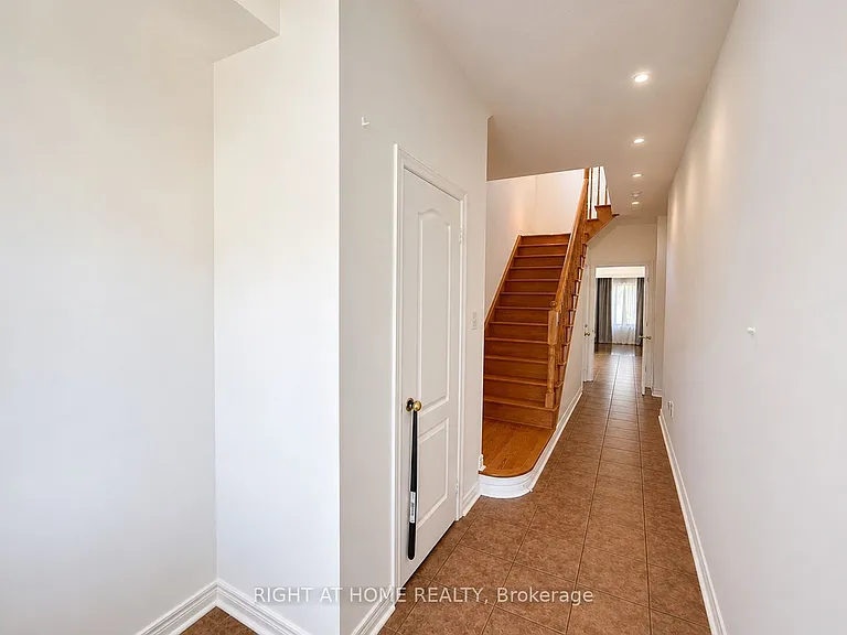 20 Spring Arbour Rd — Photo 2