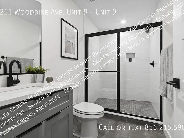 6211 Woodbine Ave #9 — Photo 7