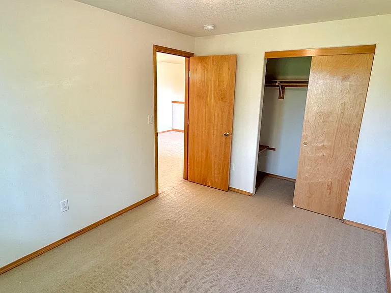 8702 NE Glisan St — Photo 10
