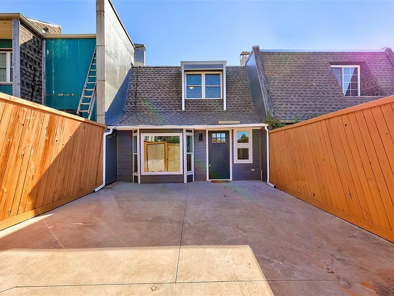 4328 NW 63rd St — Photo 2