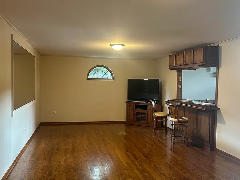 527 Springwood Ln — Photo 3