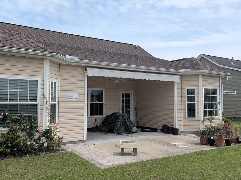 409 Arecales Dr — Photo 2